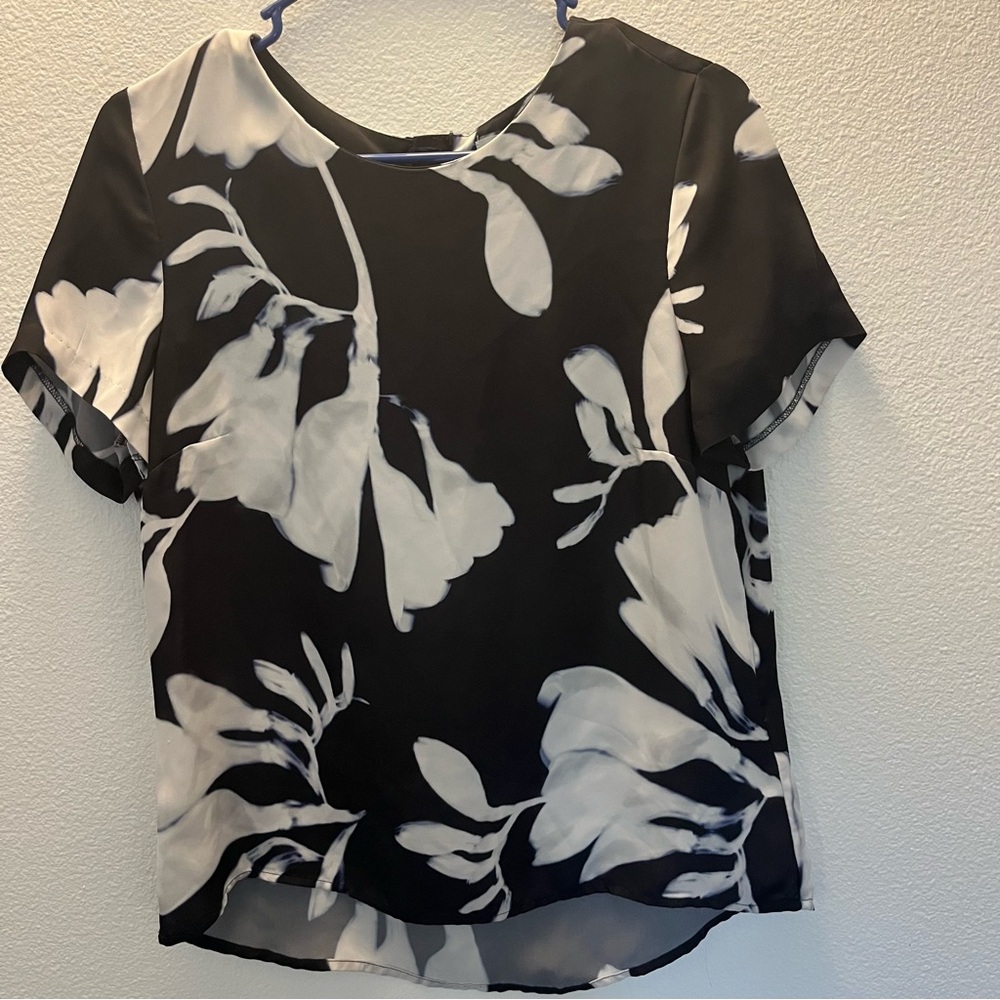H&M Black and White Flower Pattern Blouse
